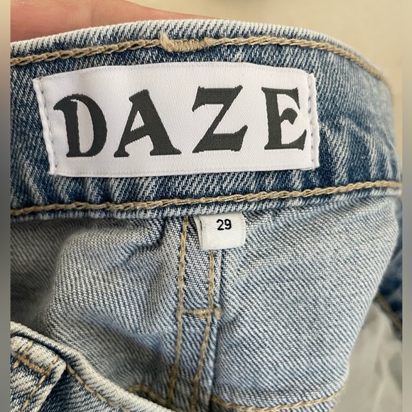 NWT Urban Outfitters Brand Daze Denim Go-Getter High Rise Flare Jeans; Size 29 - Picture 4 of 5